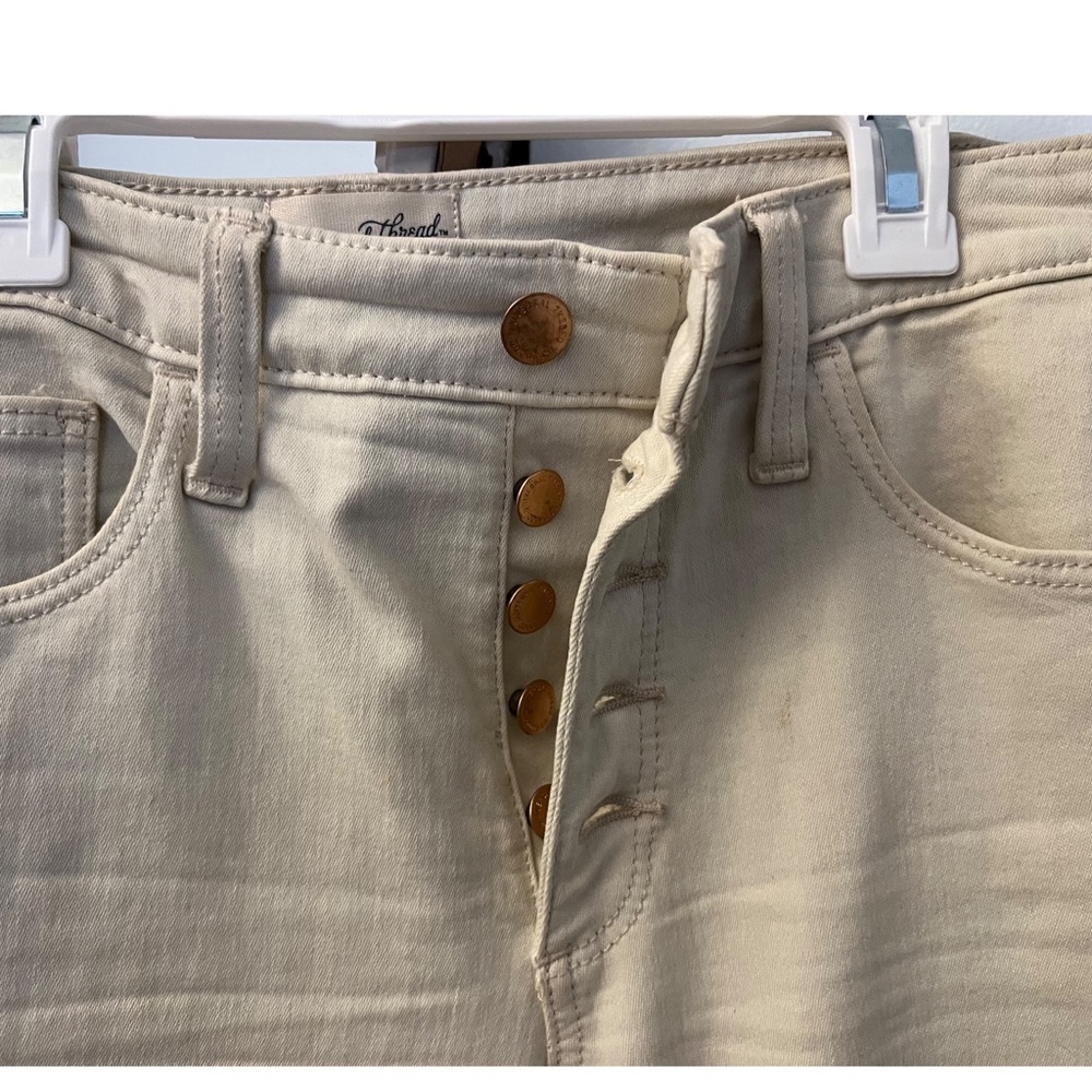 High Rise Universal Thread button down Jeans - Picture 3 of 4